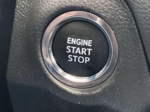 Used 2025 Toyota RAV4 XLE image 32