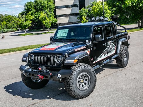 New 2026 Jeep Gladiator Rubicon w/ Steel Power Dome Hood Package AWD/4WD image 44