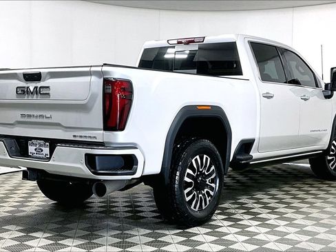 Used 2024 GMC Sierra 2500 Denali Ultimate AWD/4WD image 12