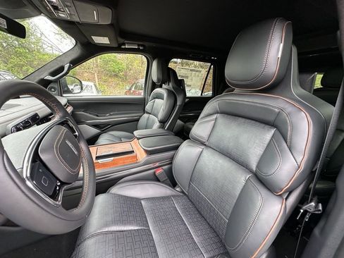 New 2025 Lincoln Navigator Black Label AWD/4WD image 17