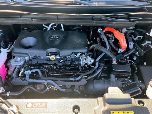 Used 2024 Toyota Sienna XLE image 10