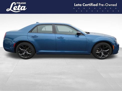 Used 2023 Chrysler 300 Touring w/ Sport Appearance Package image 10