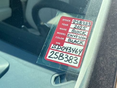 New 2025 Buick Envision Avenir image 26