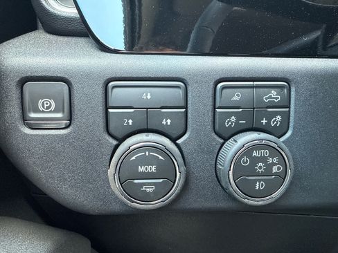 New 2026 Chevrolet Silverado 3500 LT w/ All Star Edition AWD/4WD image 21