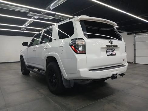Used 2021 Toyota 4Runner SR5 Premium w/ Moonroof Package RWD image 41