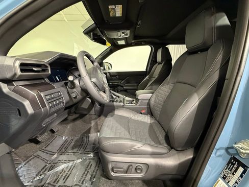 Certified 2025 Toyota 4Runner TRD Off-Road Premium image 12