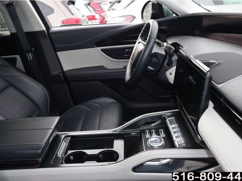 Used 2025 Lincoln Nautilus Reserve AWD/4WD image 26