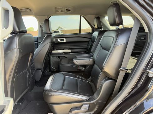 Used 2023 Ford Explorer XLT w/ Equipment Group 202A RWD image 28