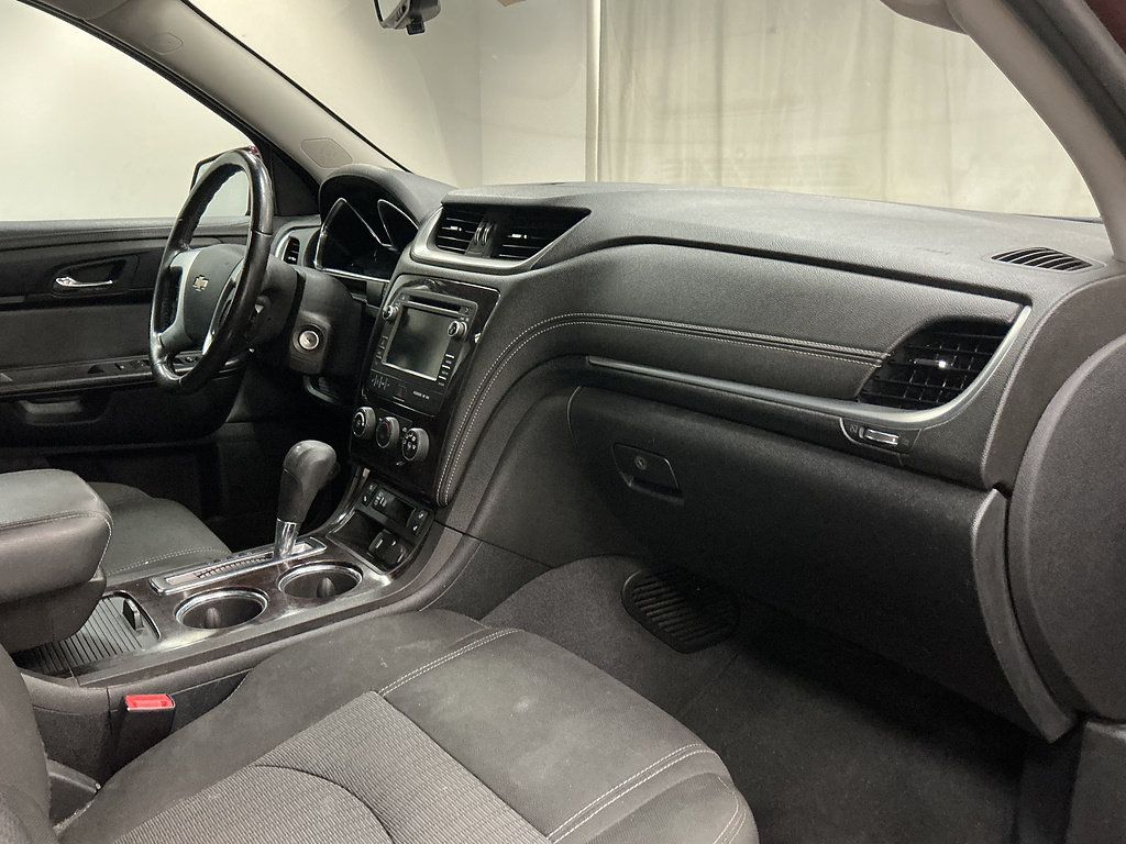 Used 2017 Chevrolet Traverse LT w/ Style and Technology Package AWD/4WD image 34
