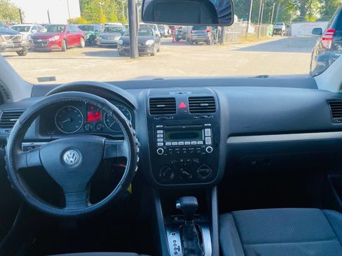 Used 2009 Volkswagen Rabbit S image 21