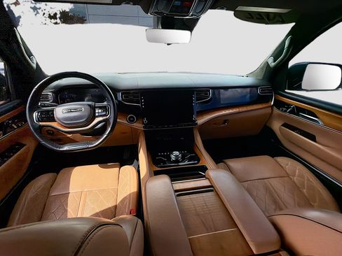 Used 2022 Jeep Grand Wagoneer Series III image 17