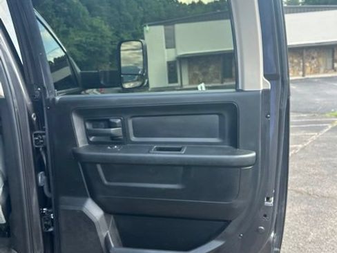 Used 2018 RAM 3500 Tradesman w/ Chrome Appearance Group AWD/4WD image 24