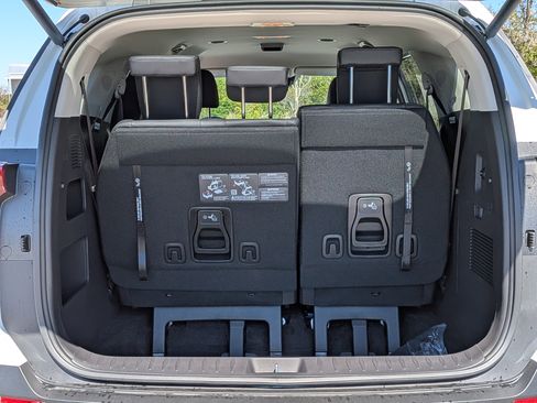 New 2026 Kia Carnival EX image 13