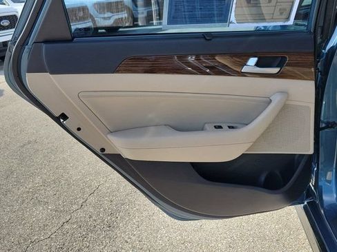 Used 2016 Hyundai Sonata Limited w/ Option Group 05 FWD image 14