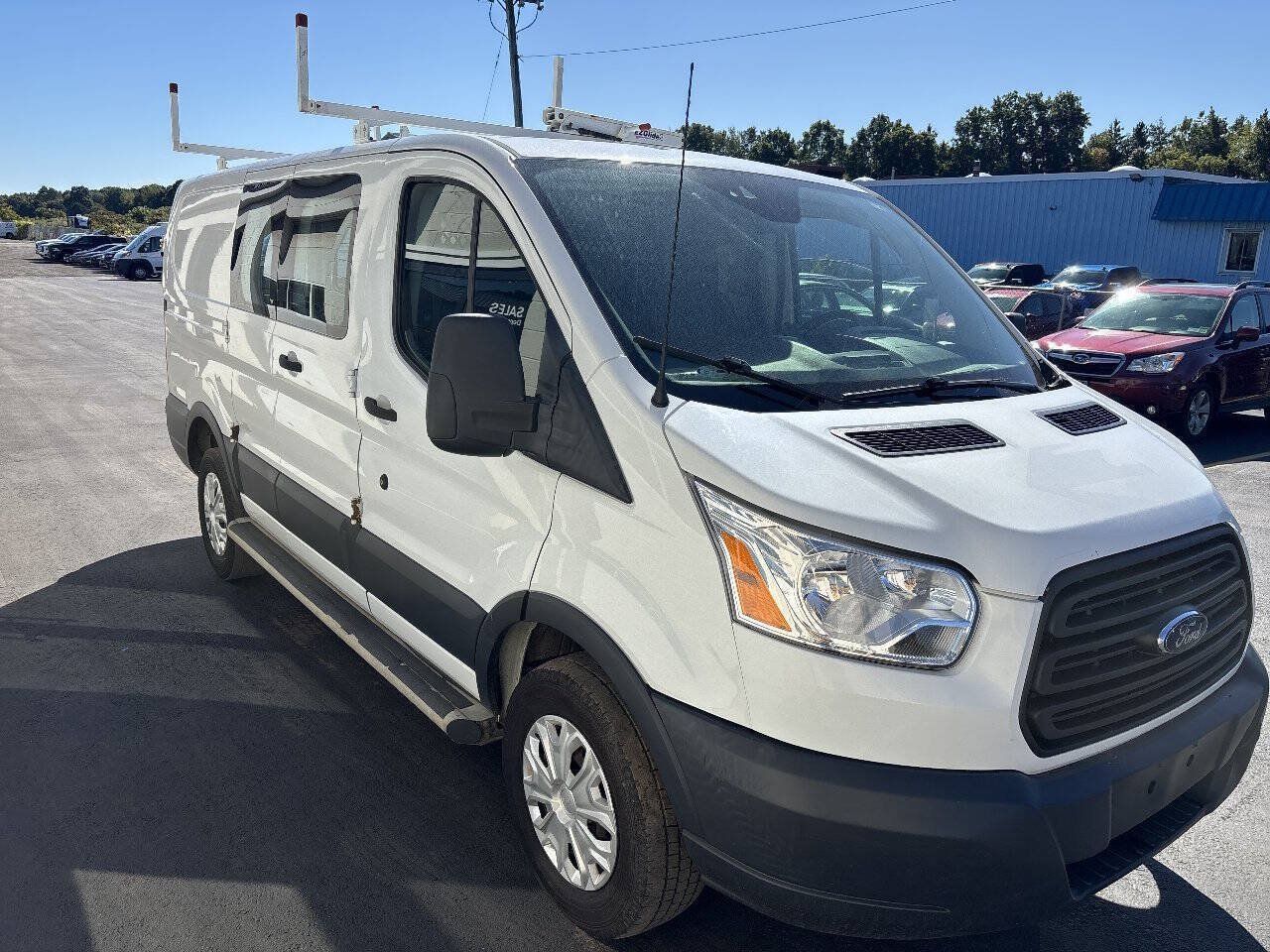 Used 2018 Ford Transit 250 130 Low Roof w/ Exterior Upgrade Package RWD image 4