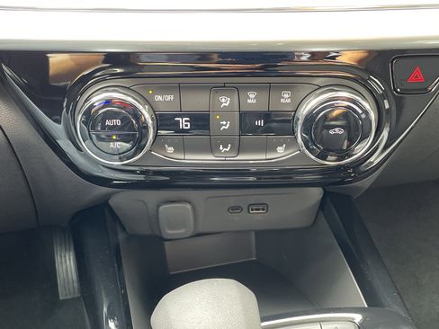 New 2025 Chevrolet Trax LT w/ Driver Confidence Package image 45