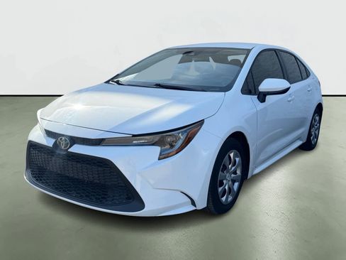 Used 2021 Toyota Corolla LE image 2