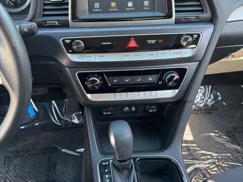 Used 2019 Hyundai Sonata SE image 16