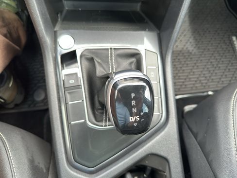 Used 2022 Volkswagen Tiguan SE R-Line FWD image 19