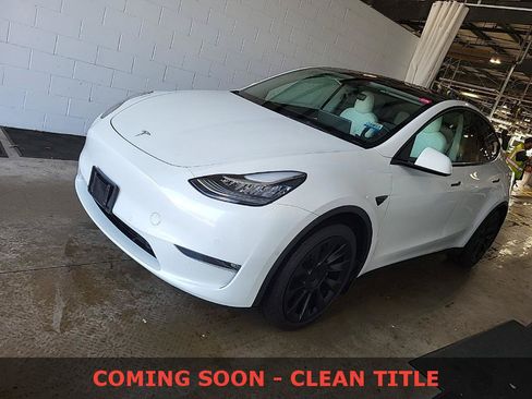Used 2021 Tesla Model Y Long Range AWD/4WD image 1
