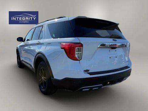 Used 2022 Ford Explorer XLT w/ Equipment Group 202A image 5
