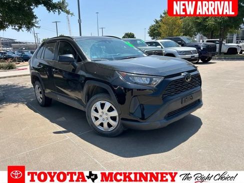 Used 2020 Toyota RAV4 LE FWD image 1
