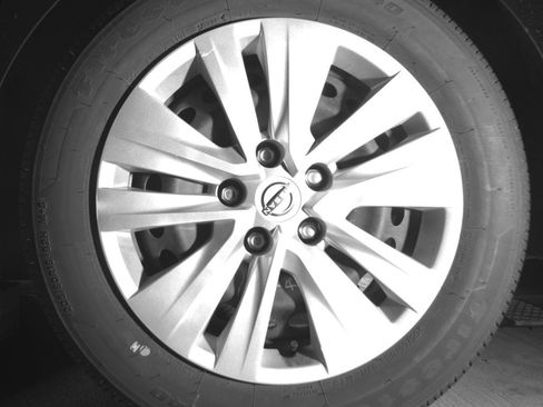 Used 2025 Nissan Sentra S image 14