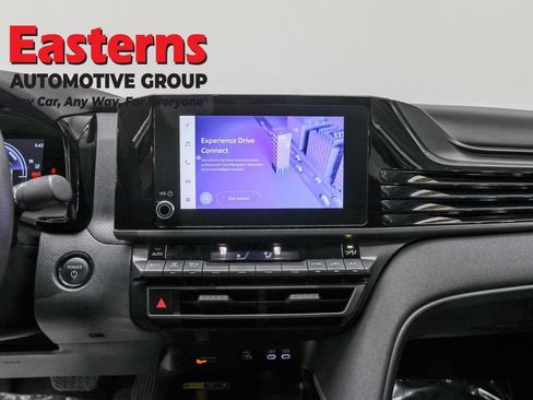 Used 2025 Toyota Camry LE image 12