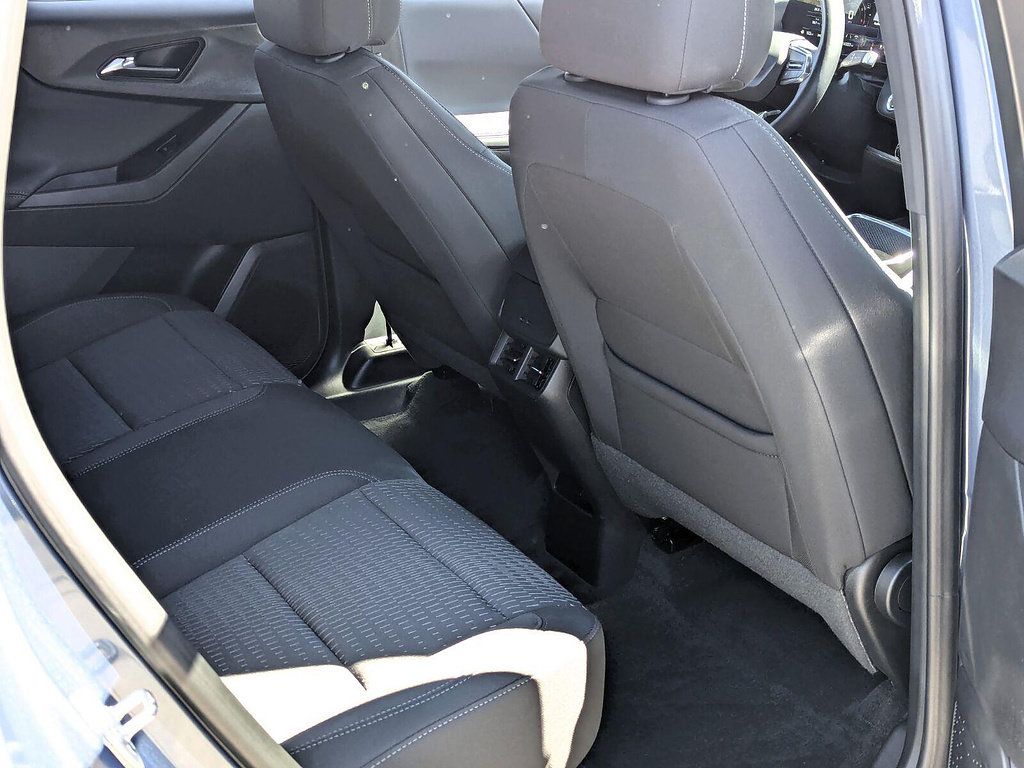 Used 2026 Chevrolet Equinox LT w/ Safety and Technology Package AWD/4WD image 23