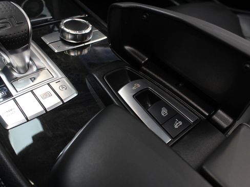 Used 2017 Mercedes-Benz SL 550 image 64