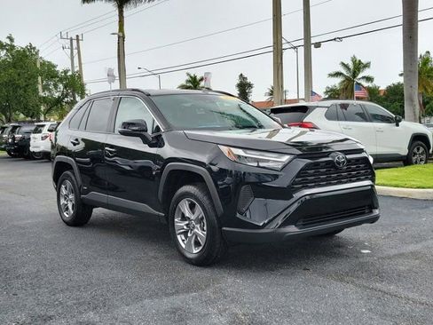 Certified 2025 Toyota RAV4 XLE image 31