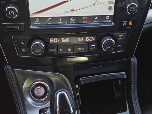 Used 2017 Nissan Maxima SR w/ Midnight Edition image 19