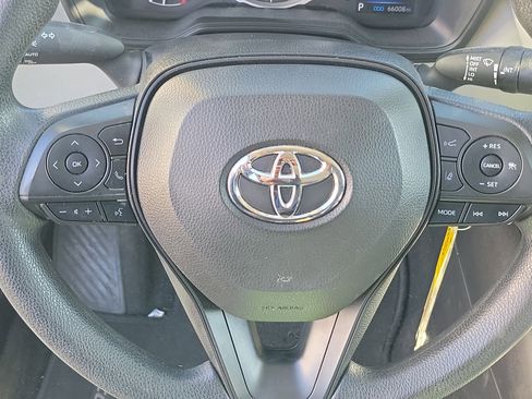 Used 2022 Toyota Corolla LE image 21