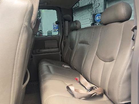 Used 2004 Chevrolet Silverado 2500 LT AWD/4WD image 7