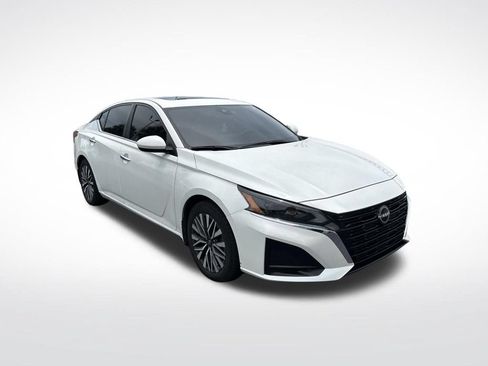 Certified 2024 Nissan Altima 2.5 SV w/ SV Premium Package FWD image 7