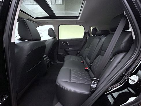 New 2026 Nissan Rogue Platinum AWD/4WD image 11
