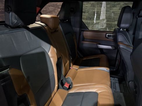 Used 2022 Ford Bronco Outer Banks image 4