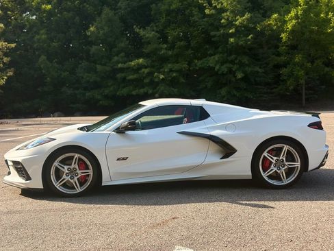 Used 2023 Chevrolet Corvette Stingray Preferred Conv w/ Battery Protection Package RWD image 5