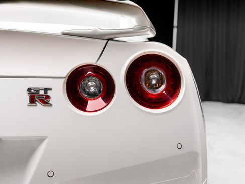 Used 2020 Nissan GT-R Premium image 36