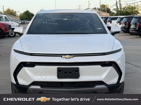 Used 2024 Chevrolet Equinox EV LT FWD image 2