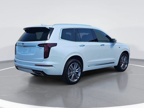 Used 2024 Cadillac XT6 Premium Luxury AWD/4WD image 3