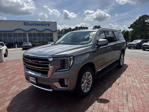 Used 2023 GMC Yukon XL SLT w/ SLT Luxury Package AWD/4WD image 1
