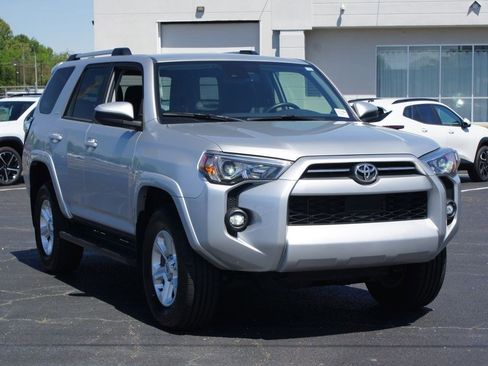 Used 2024 Toyota 4Runner SR5 AWD/4WD image 20