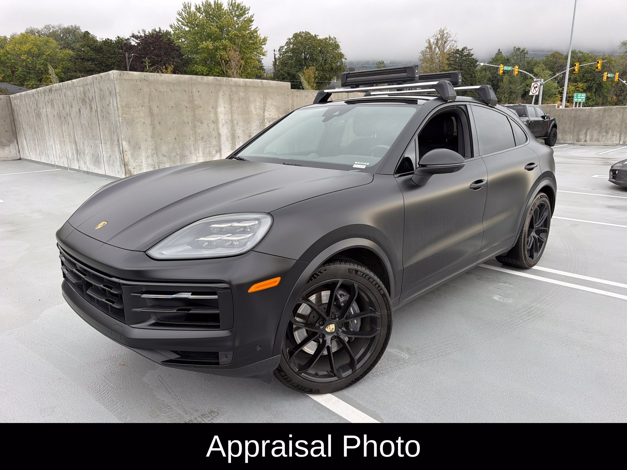 Certified 2024 Porsche Cayenne Coupe AWD/4WD image 1
