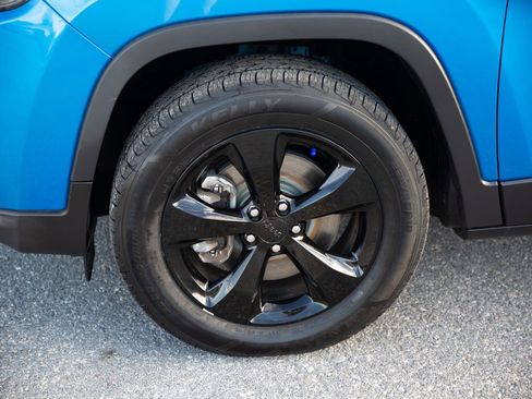 Used 2021 Jeep Cherokee Latitude Plus image 11