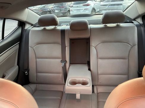 Used 2020 Hyundai Elantra Limited FWD image 15