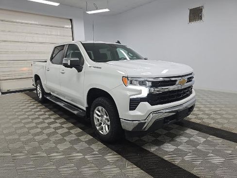 Used 2023 Chevrolet Silverado 1500 LT w/ Max Trailering Package AWD/4WD image 3