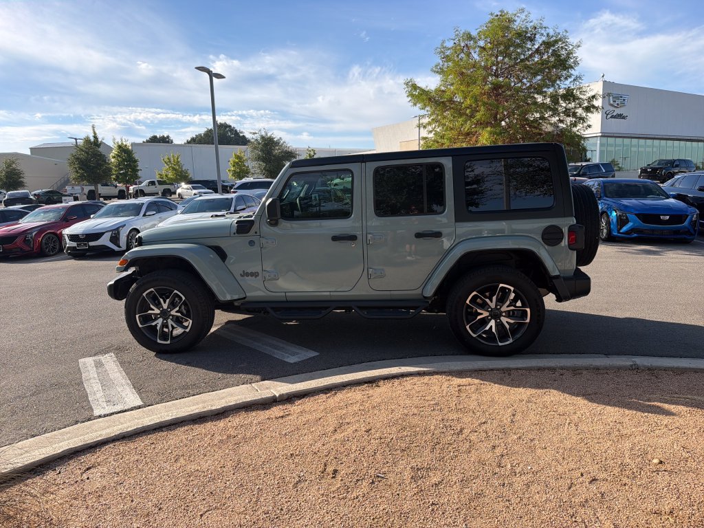 Used 2024 Jeep Wrangler Unlimited w/ Convenience Group AWD/4WD image 5