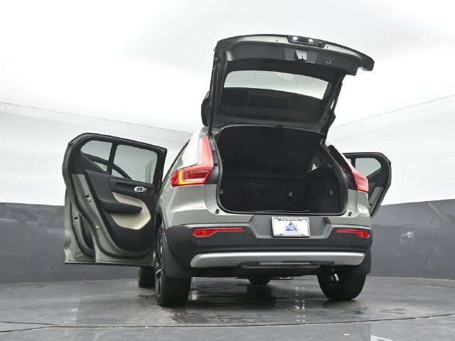 Used 2025 Volvo XC40 B5 Ultra w/ Climate Package AWD/4WD image 55