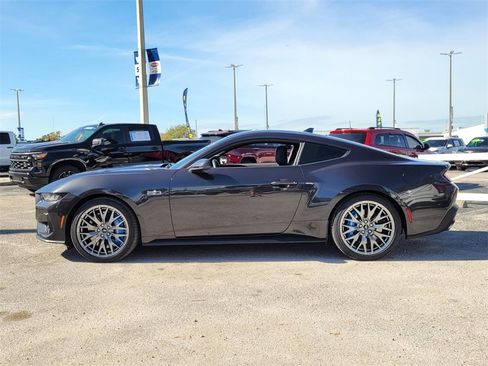Used 2024 Ford Mustang GT Premium image 4